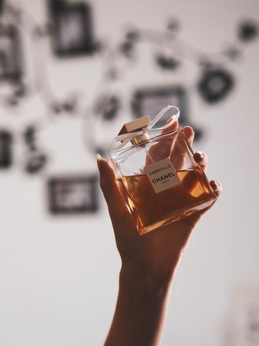 Decoding the Art of Choosing the Perfect Perfume - MAKNZ PERFUMES