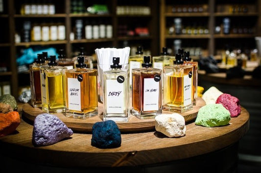 Exploring the Aquatic and Fresh Accords in Perfumery - MAKNZ PERFUMES