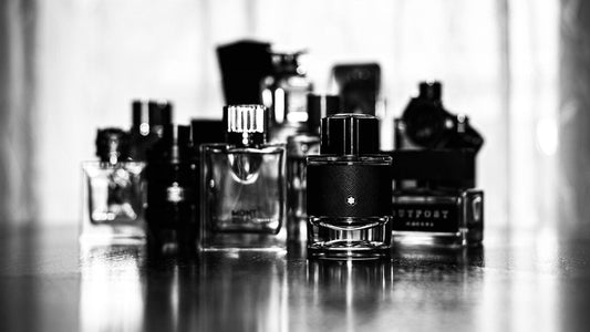 The Science of Scents: Exploring Synthetic Aromatic Compounds in Perfumery - MAKNZ PERFUMES